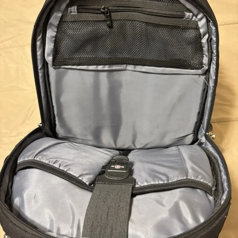 SWISSGEAR by Wenger Large Black/Blue/Gray Backpack Zip, Padded, Fits 15
